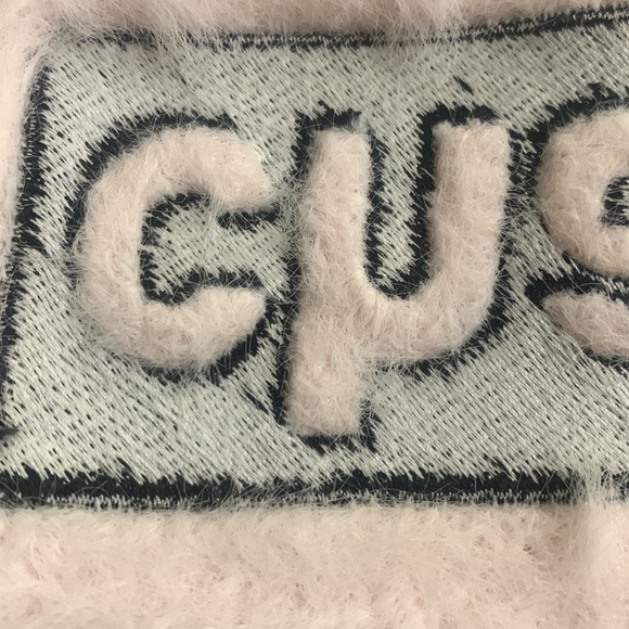NWOT Extremely soft, pale pink fuzzy yarn cuff cap with CHANGE appliqué on cuff - Picture 4 of 8